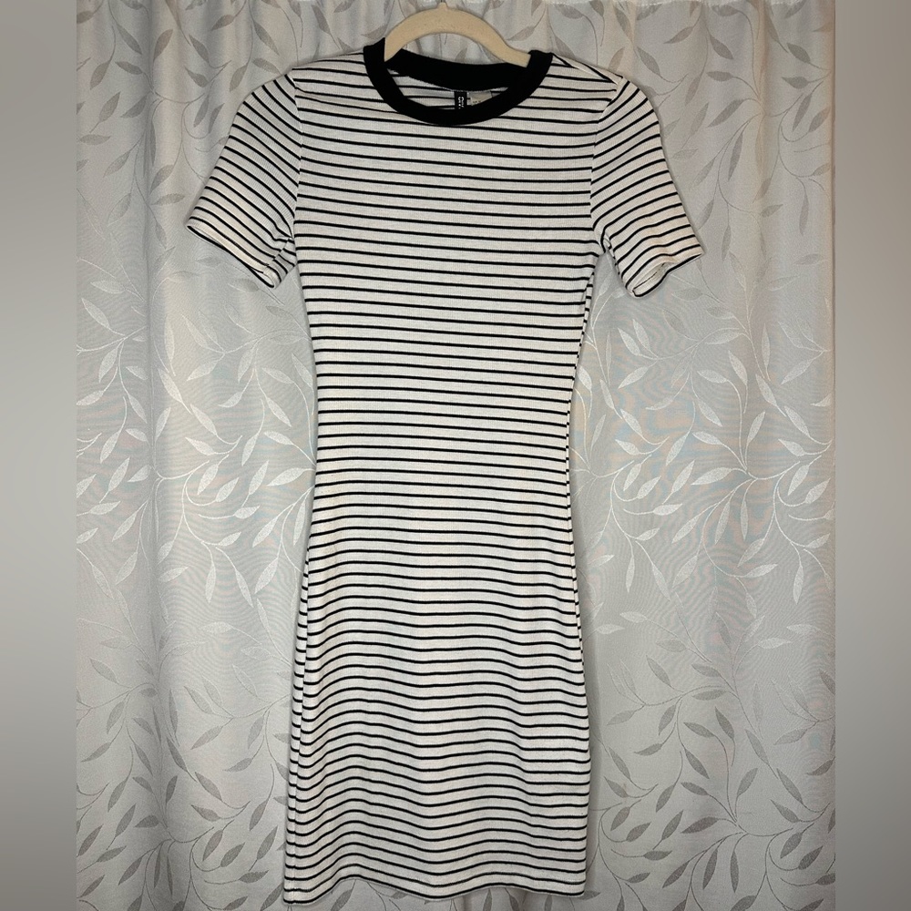 H&M Stripped dress, size 4